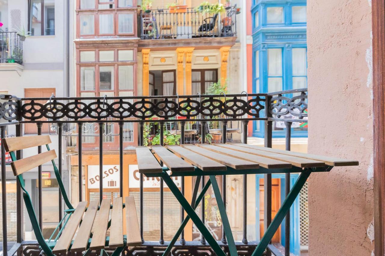 Comfy Old Town Apartment By Next Stop Бильбао Экстерьер фото