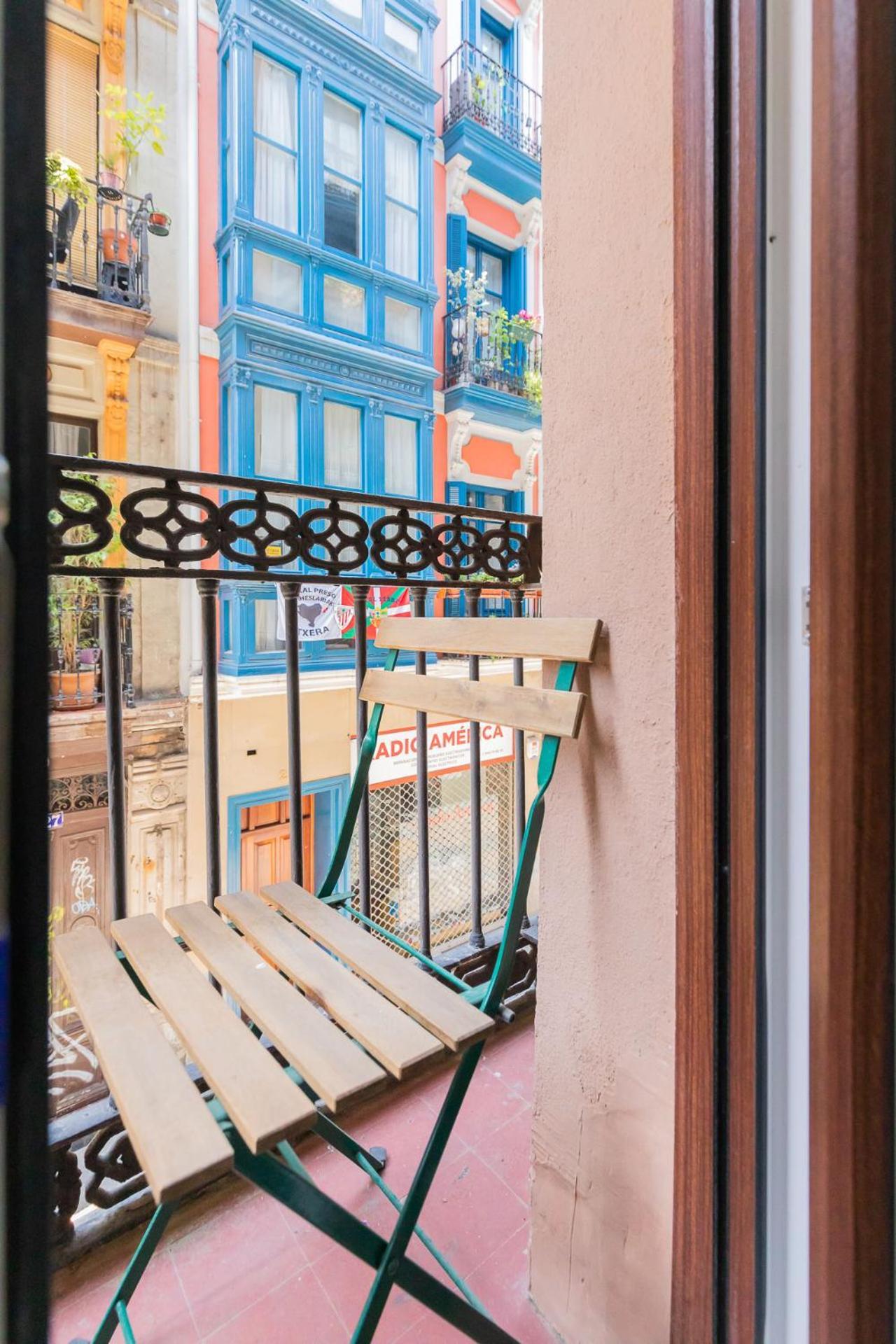 Comfy Old Town Apartment By Next Stop Бильбао Экстерьер фото